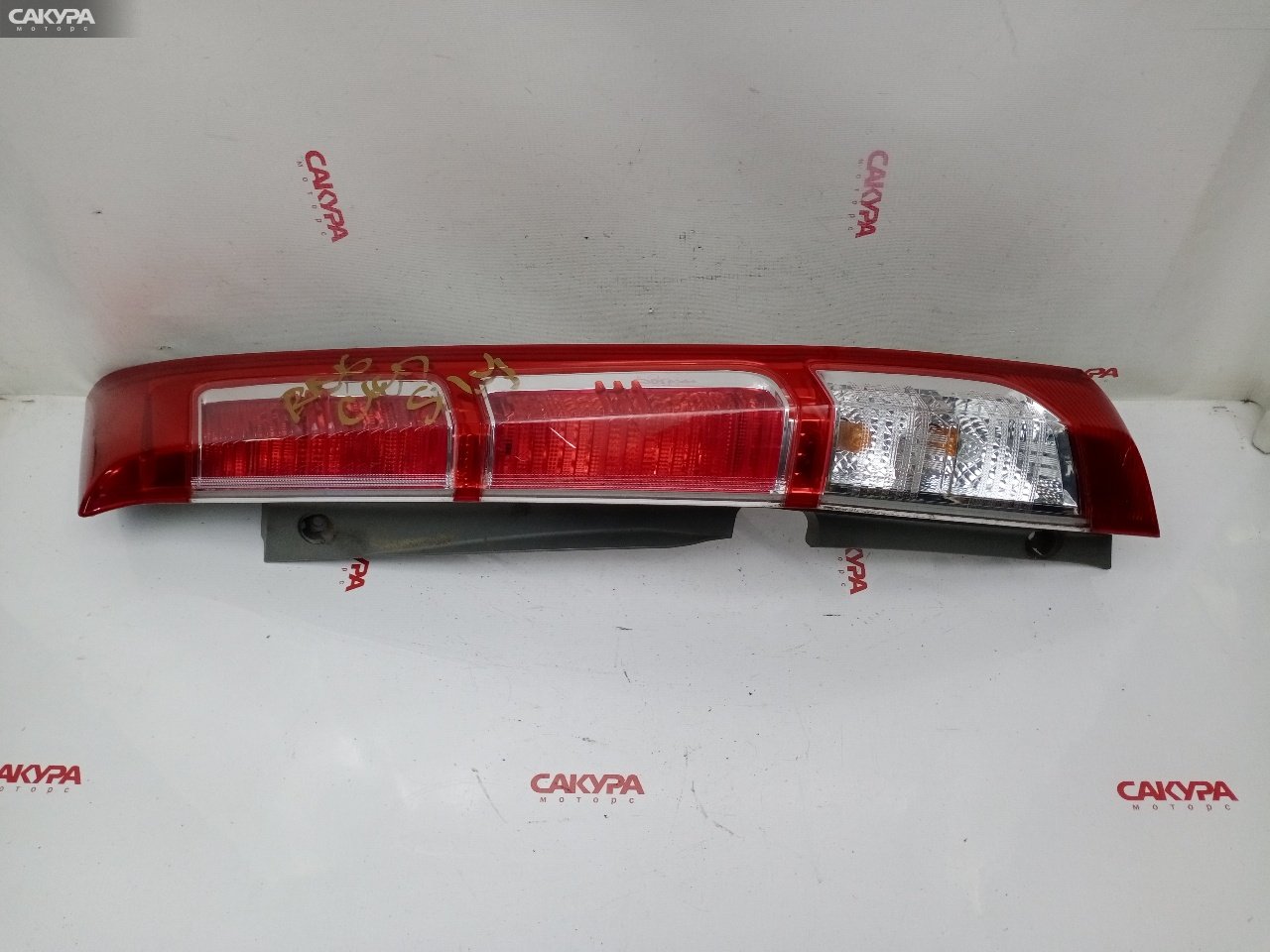 Фонарь стоп-сигнала правый Honda Stream RN6 R18A D079: купить в Сакура Красноярск.