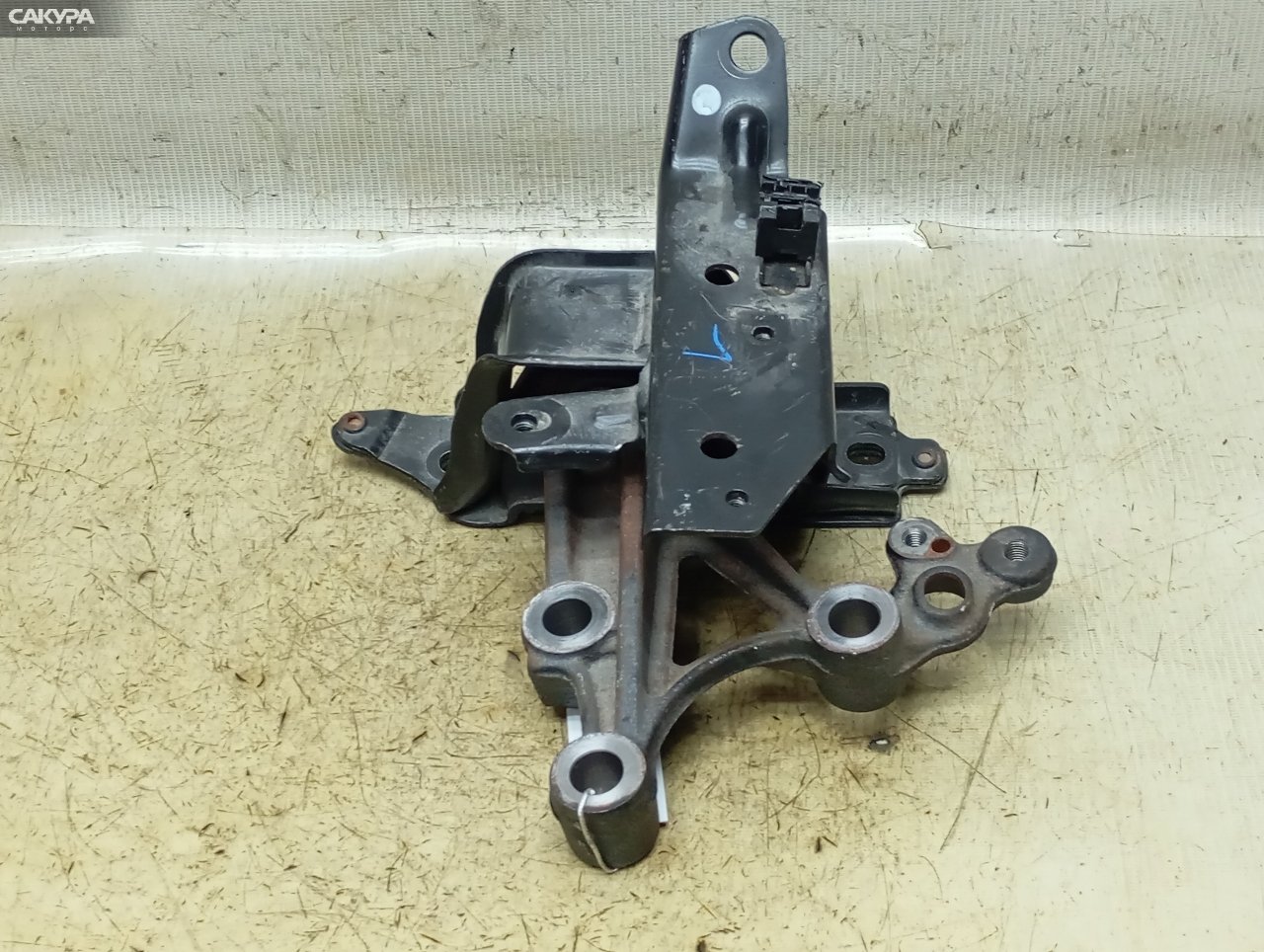 Подушка двигателя левая Toyota Passo M700A 1KR-FE: купить в Сакура Красноярск.