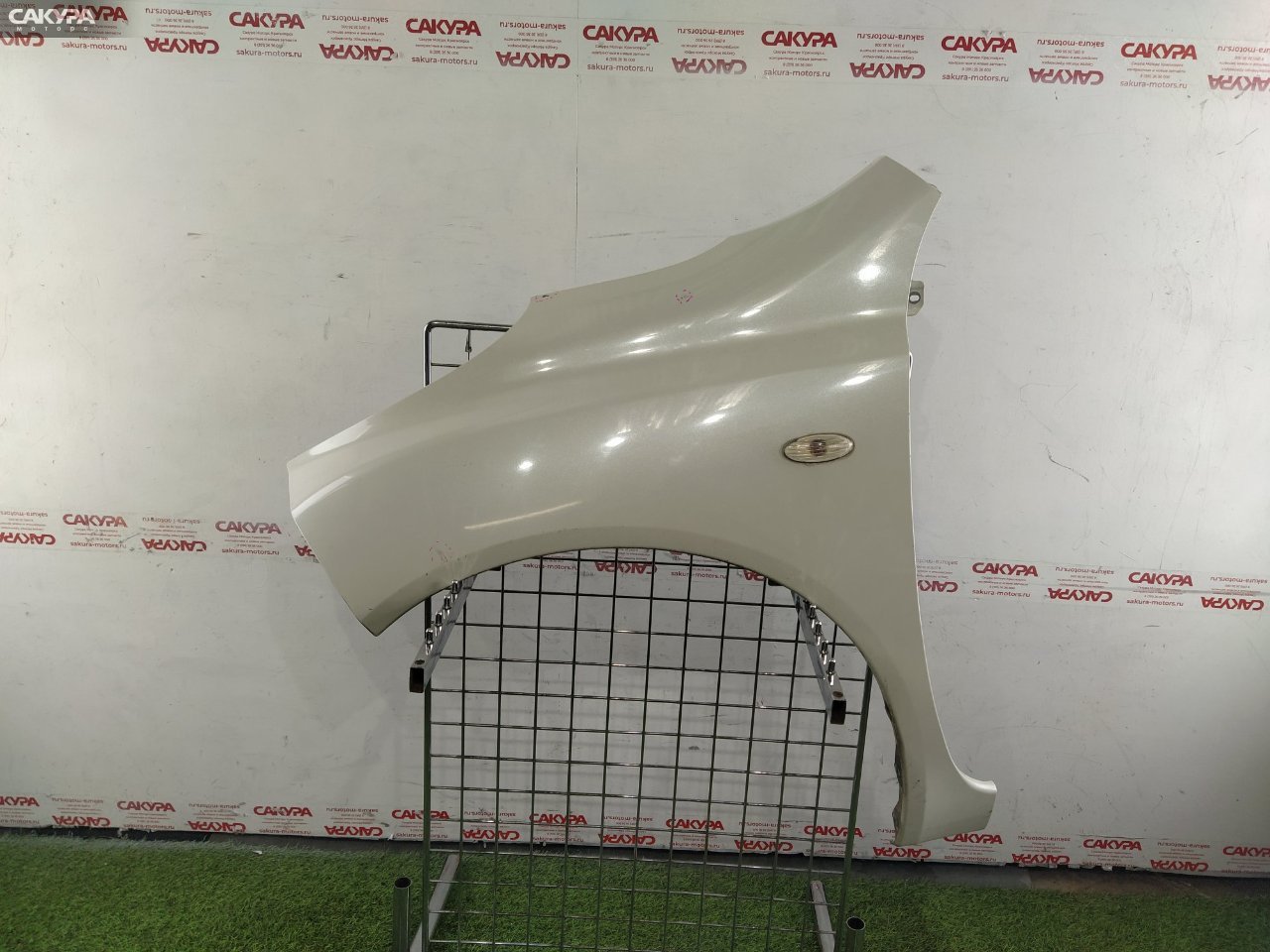 Крыло переднее левое Nissan March AK12 CR12DE: купить в Сакура Красноярск.