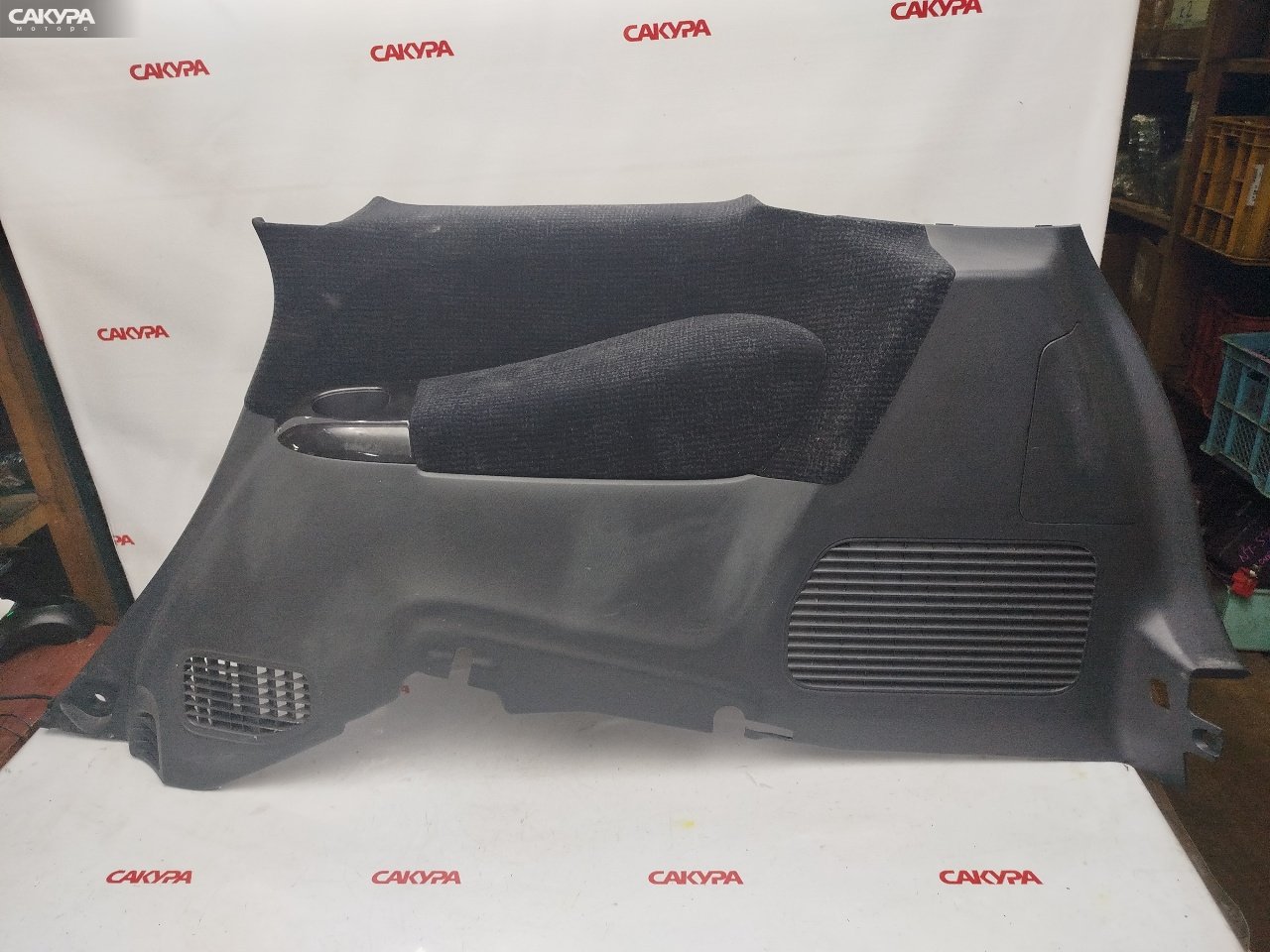 Обшивка багажника правая Honda Odyssey RA6 F23A: купить в Сакура Красноярск.