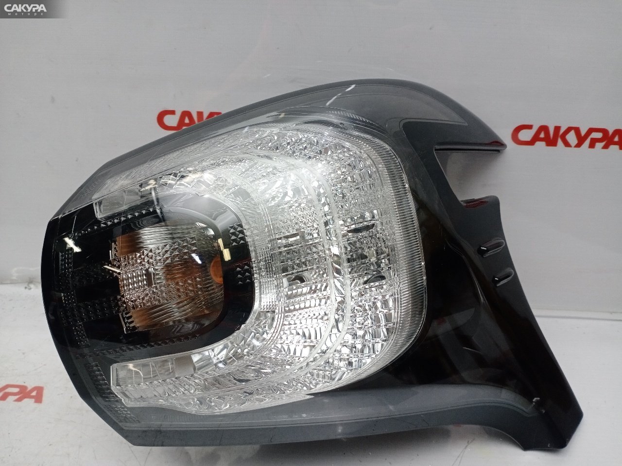 Фонарь стоп-сигнала правый Toyota Sienta NSP170G 2NR-FKE 52-283: купить в Сакура Красноярск.