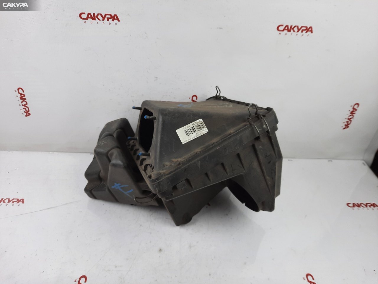 Корпус воздушного фильтра Mitsubishi Delica PD4W 4G64: купить в Сакура Красноярск.