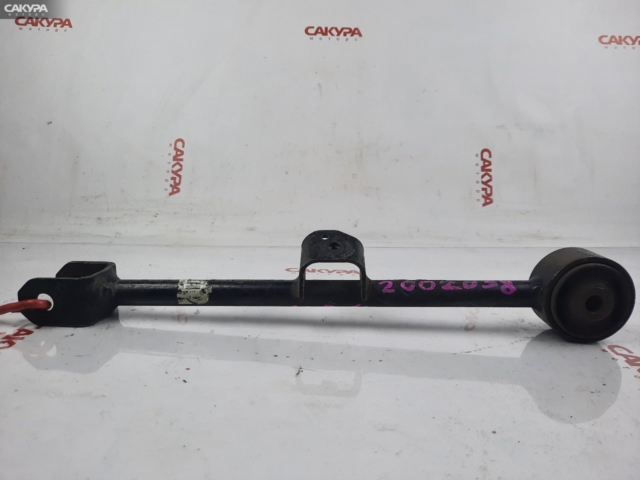 Тяга задняя правая Honda Saber UA4 J25A: купить в Сакура Красноярск.