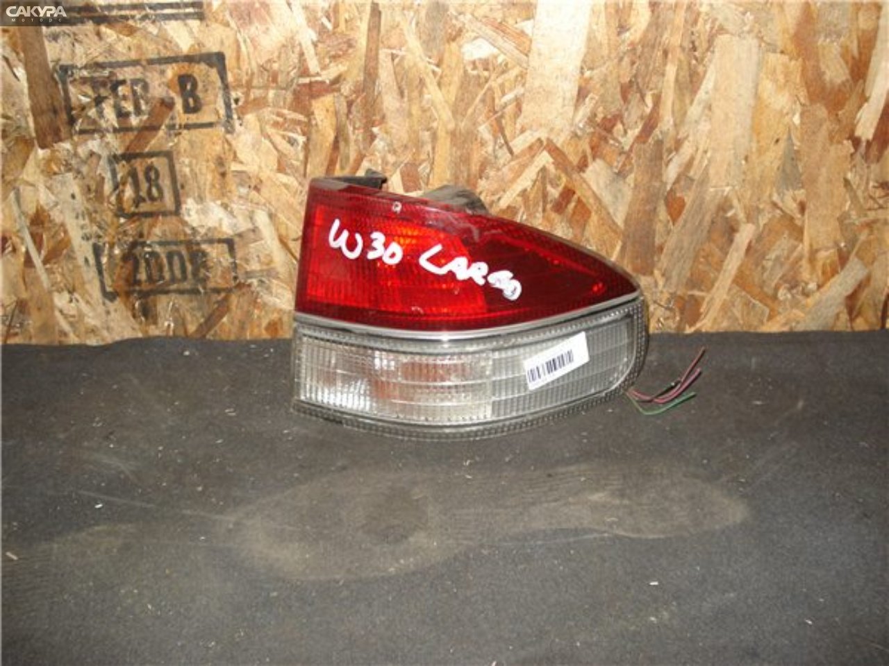 Фонарь стоп-сигнала правый Nissan Largo W30 220-52461: купить в Сакура Красноярск.