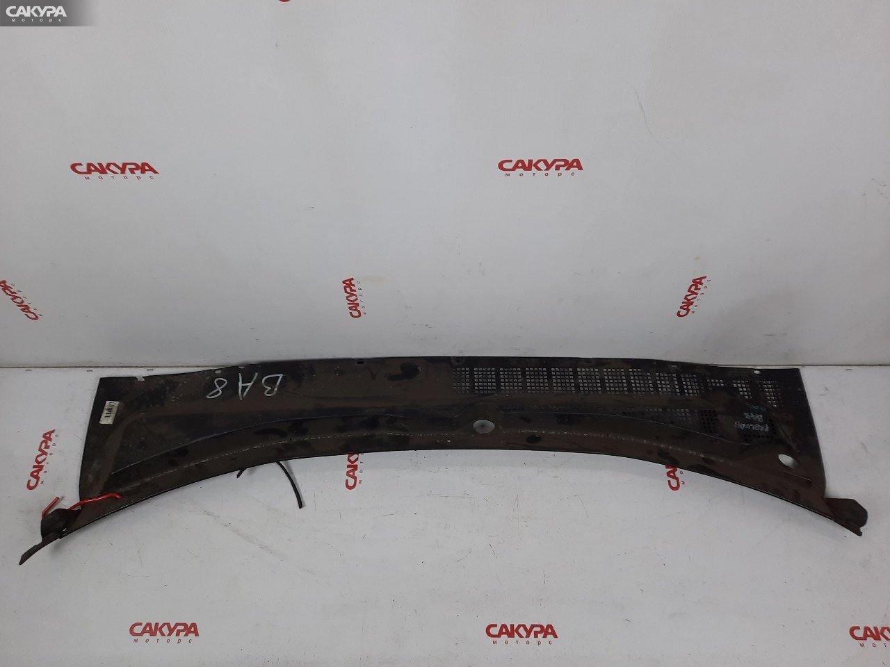Решетка под лобовое стекло Honda Prelude BA8: купить в Сакура Красноярск.