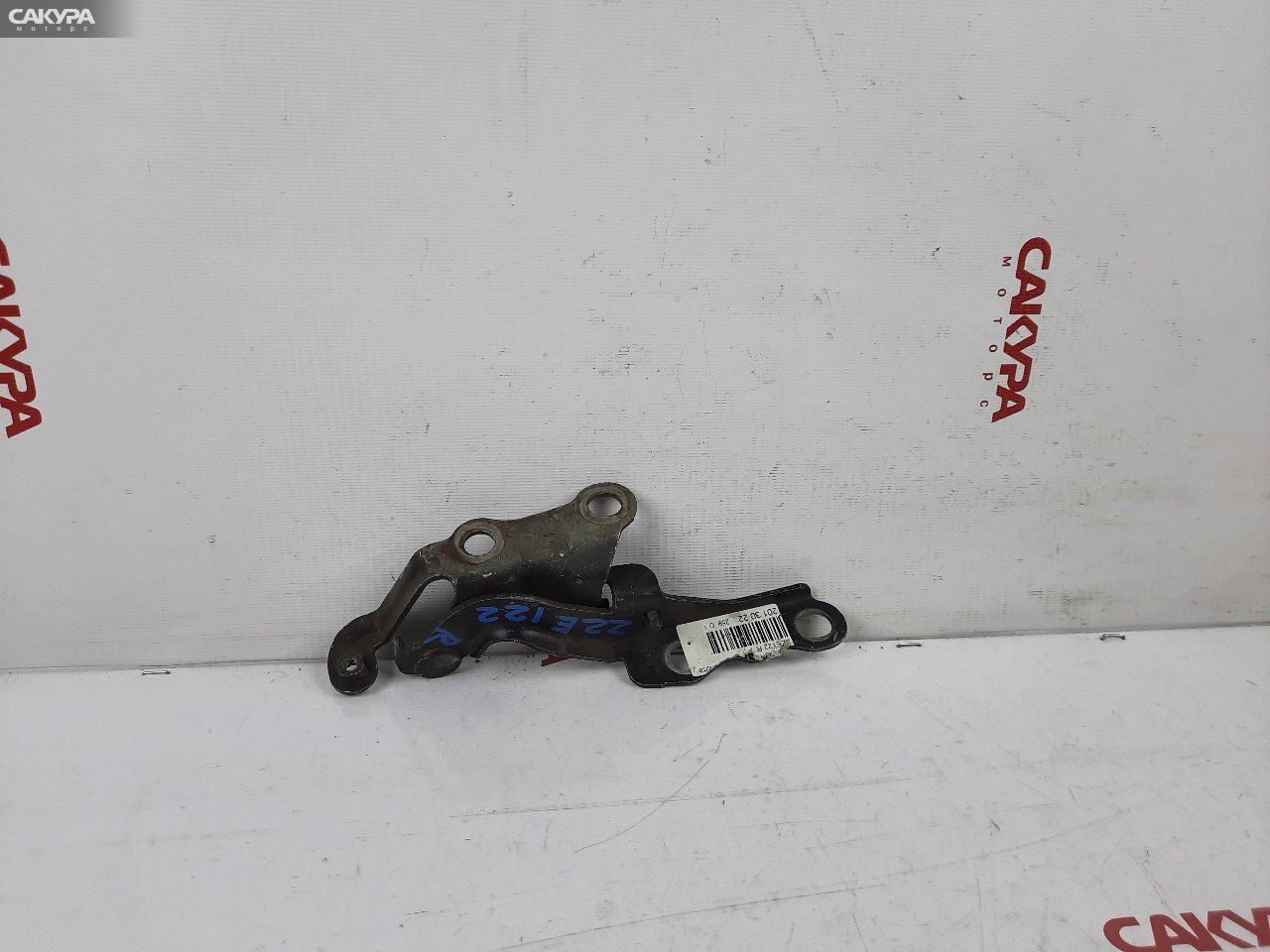 Кронштейн капота правый Toyota Corolla ZZE122 1ZZ-FE: купить в Сакура Красноярск.