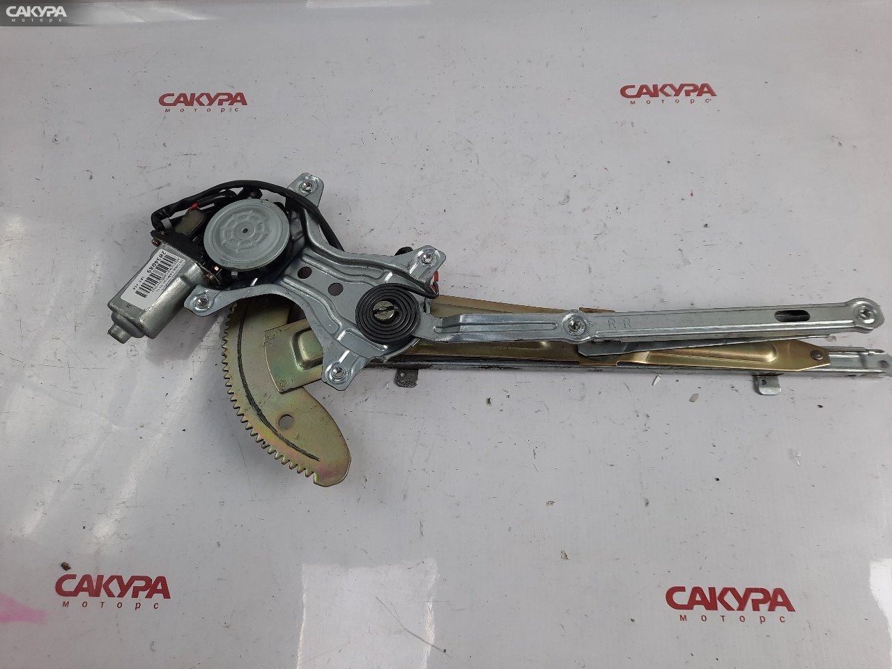 Стеклоподъемник задний левый Toyota Gaia SXM10G 3S-FE: купить в Сакура Красноярск.