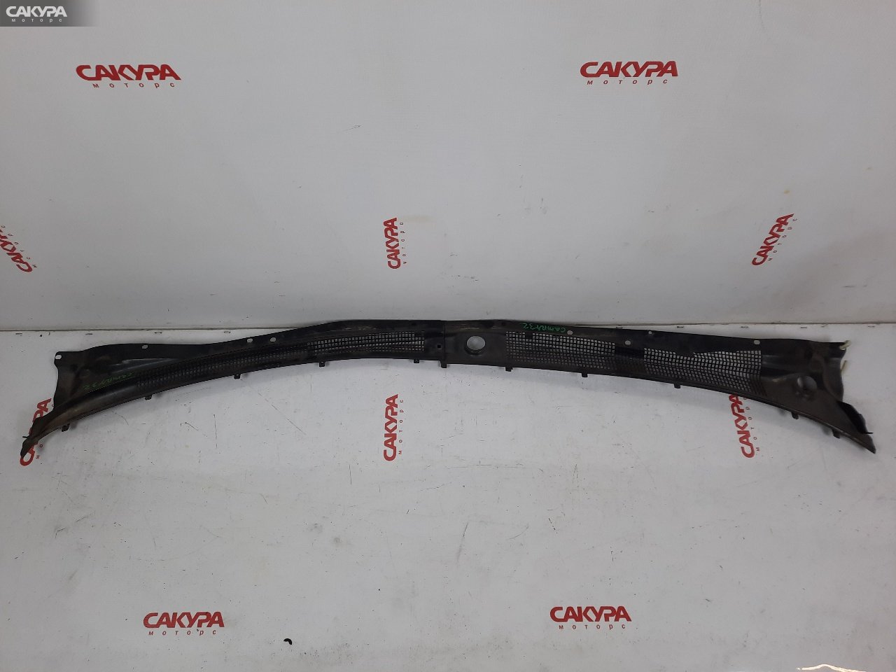 Решетка под лобовое стекло Toyota Camry SV32: купить в Сакура Красноярск.