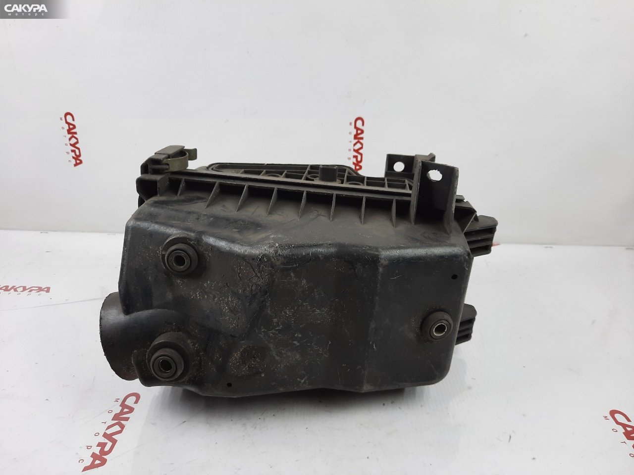 Корпус воздушного фильтра Toyota Caldina AZT246 1AZ-FSE: купить в Сакура Красноярск.