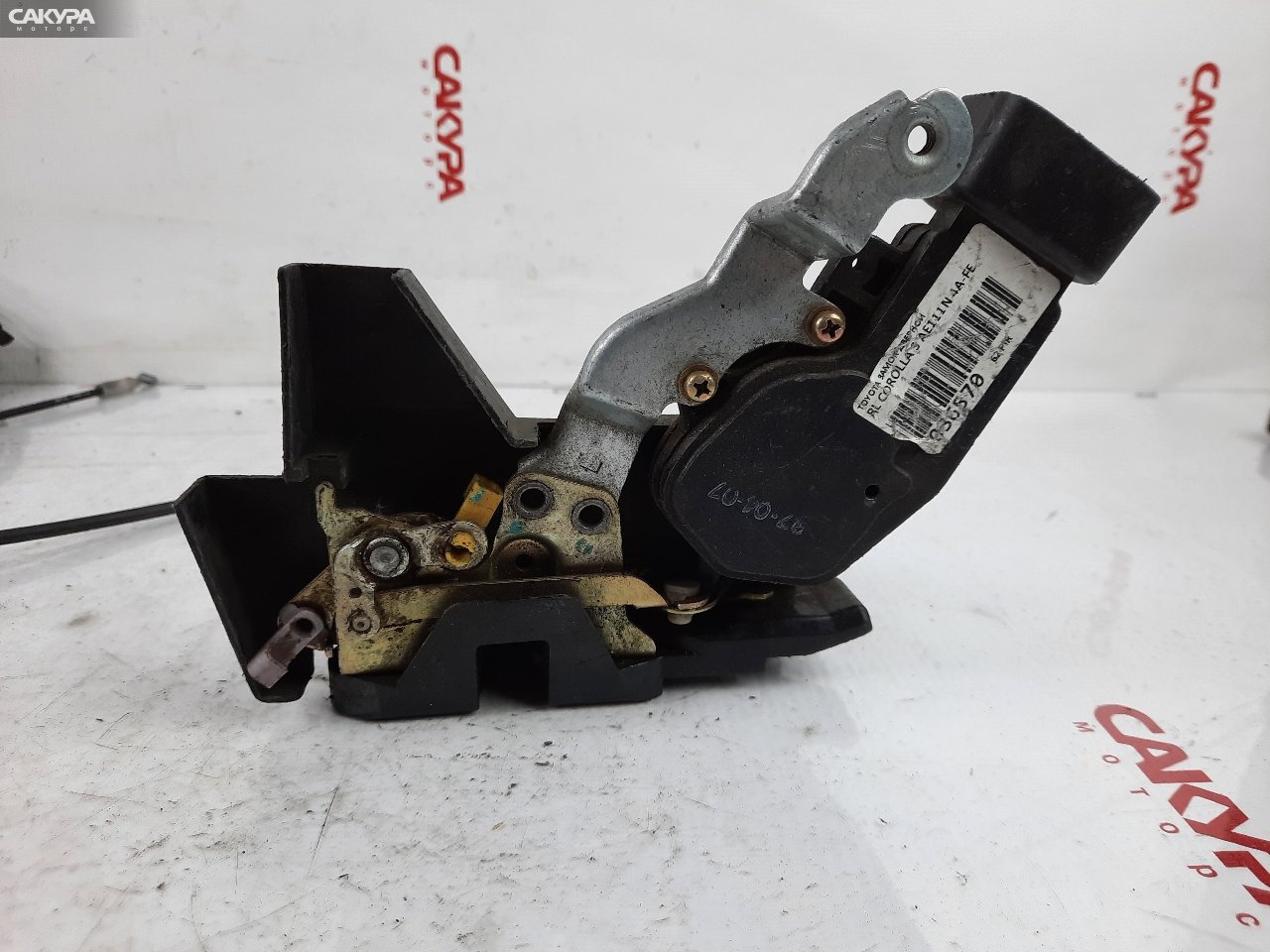Замок дверной задний левый Toyota Corolla Spacio AE111N 4A-FE: купить в Сакура Красноярск.