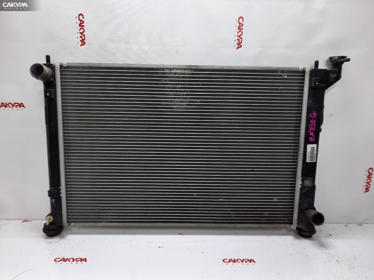 Радиатор двигателя Toyota Wish ZNE10G 1ZZ-FE: купить в Сакура Красноярск.