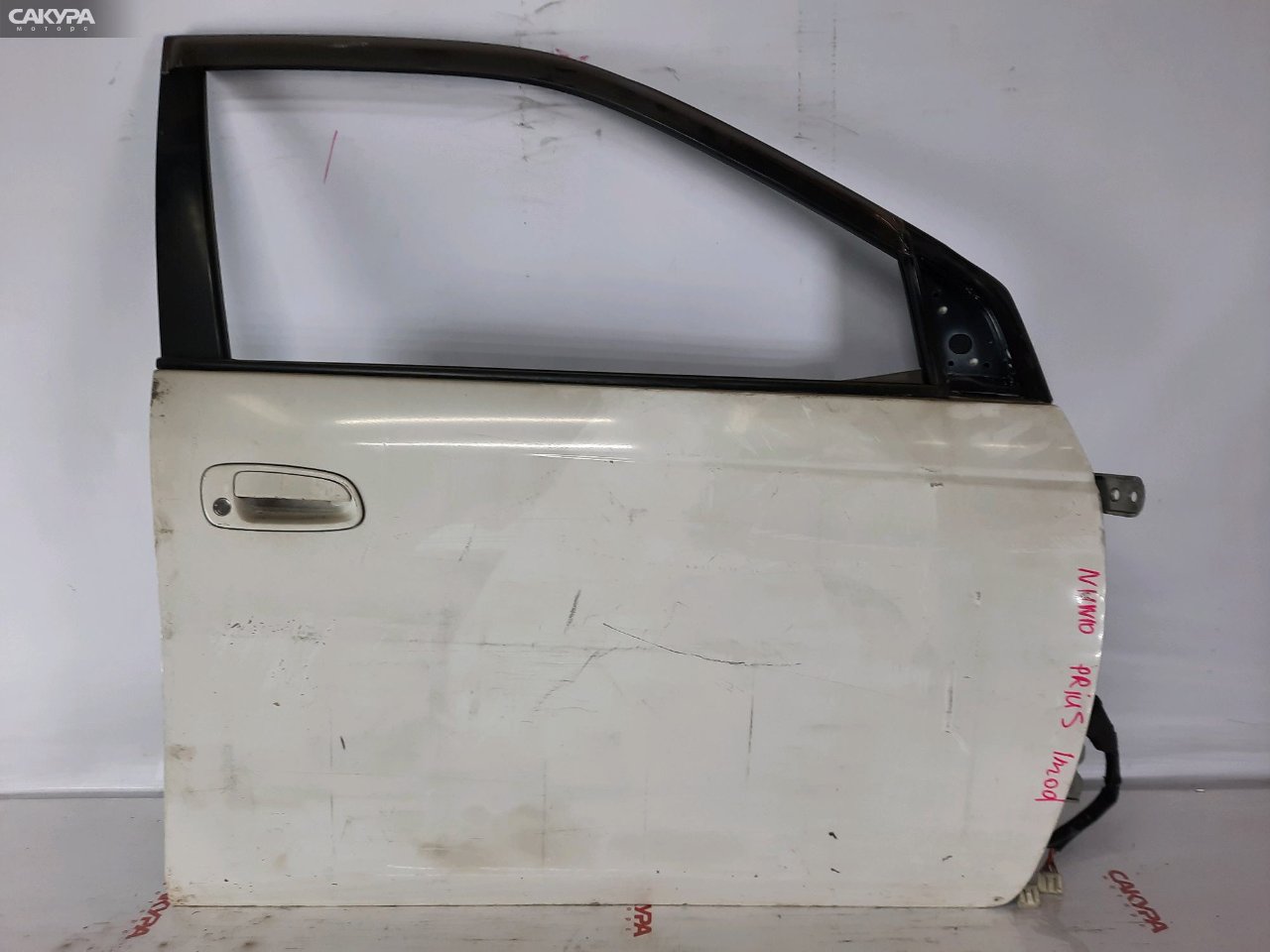 Дверь боковая передняя правая Toyota Prius NHW10 1NZ-FXE: купить в Сакура Красноярск.