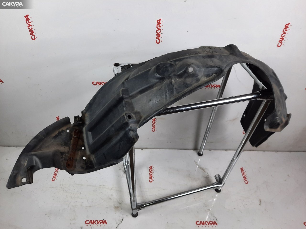 Подкрылок передний правый Toyota Prius NHW11 1NZ-FXE: купить в Сакура Красноярск.
