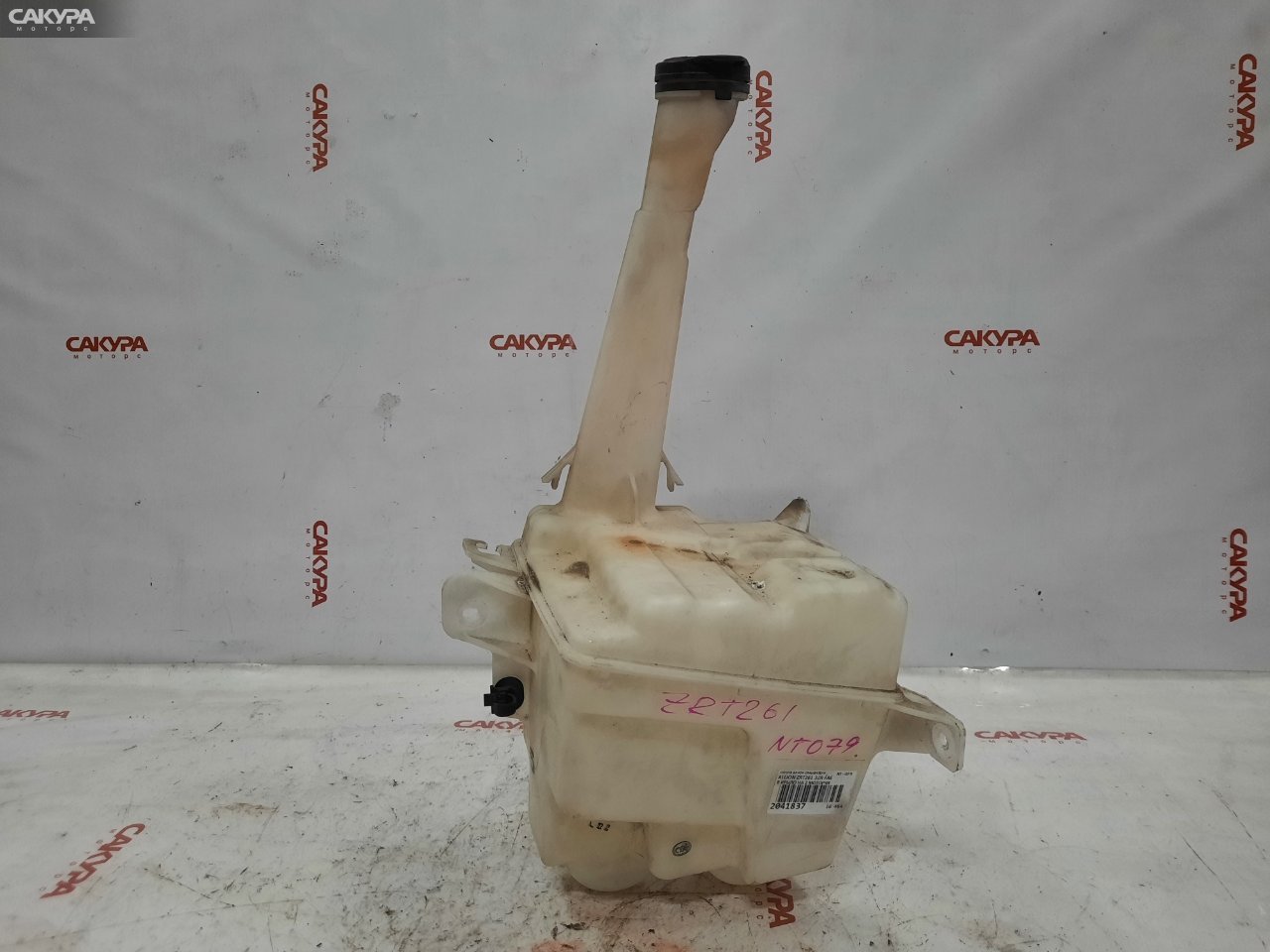 Бачок омывателя Toyota Allion ZRT261 3ZR-FAE: купить в Сакура Красноярск.