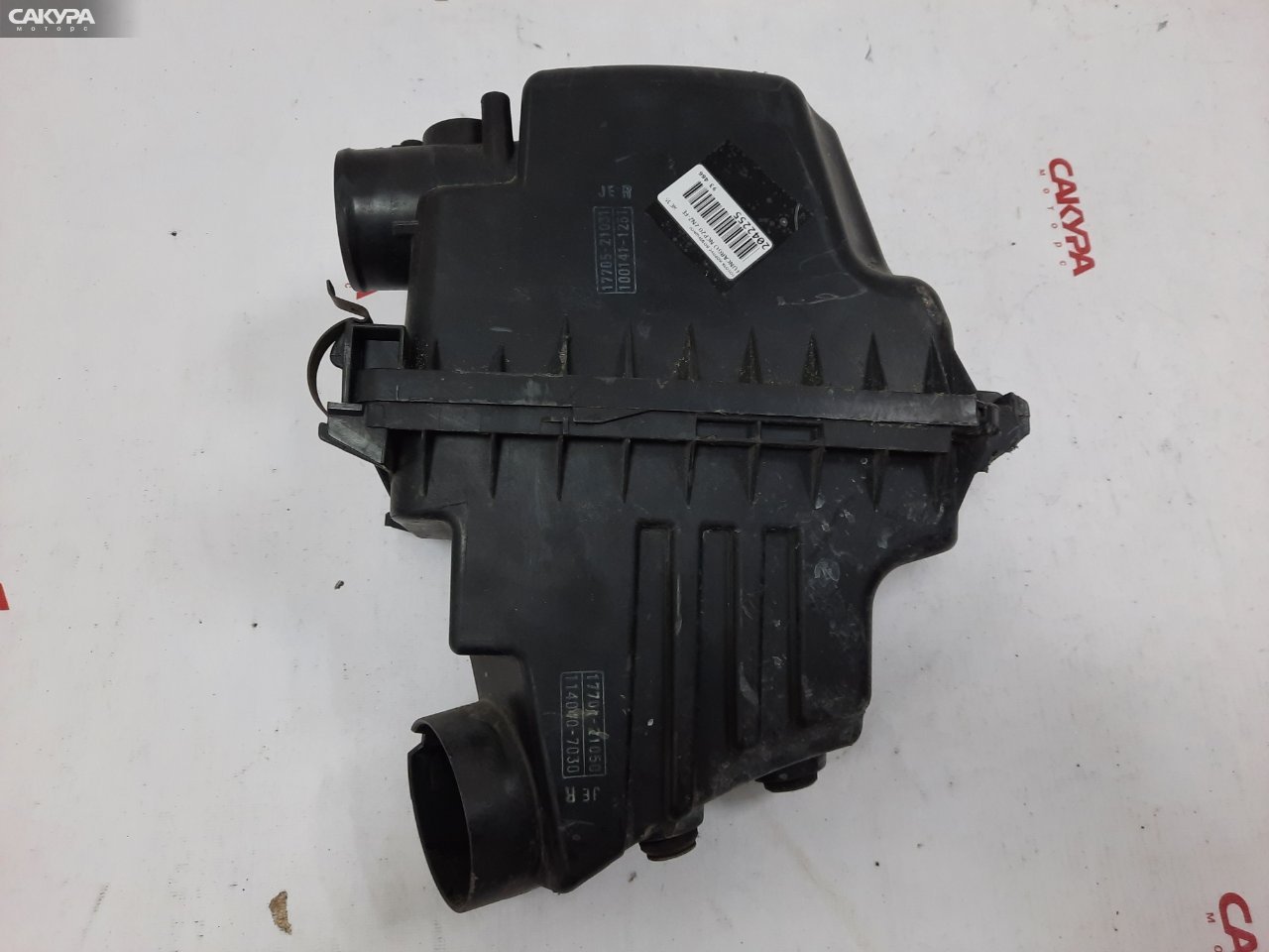 Корпус воздушного фильтра Toyota Funcargo NCP20 2NZ-FE: купить в Сакура Красноярск.