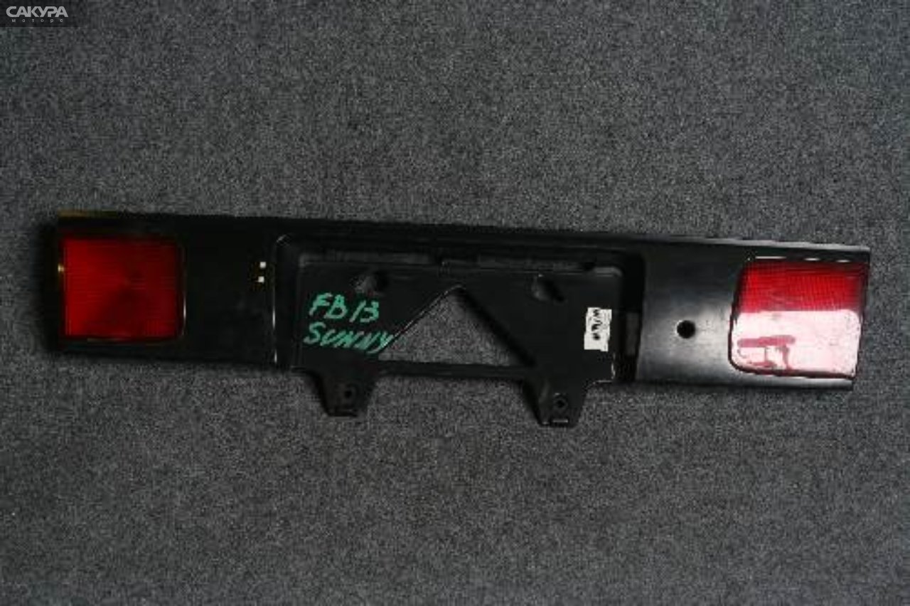 Фонарь вставка багажника Nissan Sunny B13 4620B: купить в Сакура Красноярск.