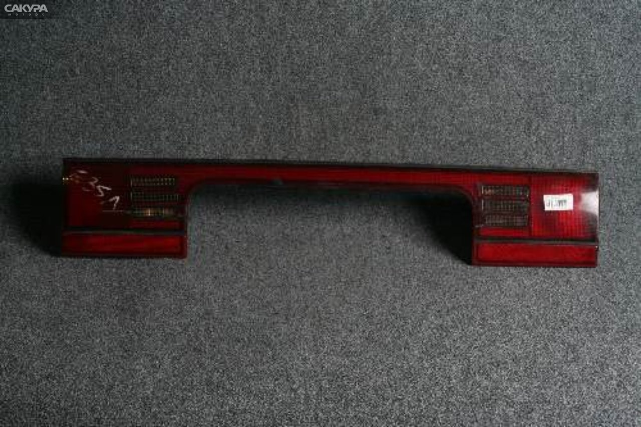 Фонарь вставка багажника Mitsubishi Eterna E35A 043-1525: купить в Сакура Красноярск.
