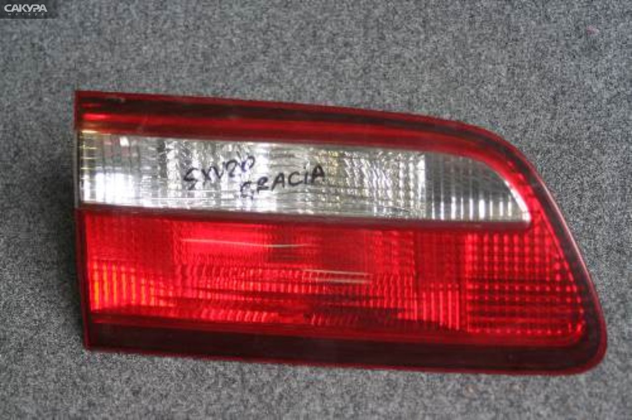 Фонарь вставка багажника левый Toyota Camry Gracia SXV20 33-27: купить в Сакура Красноярск.