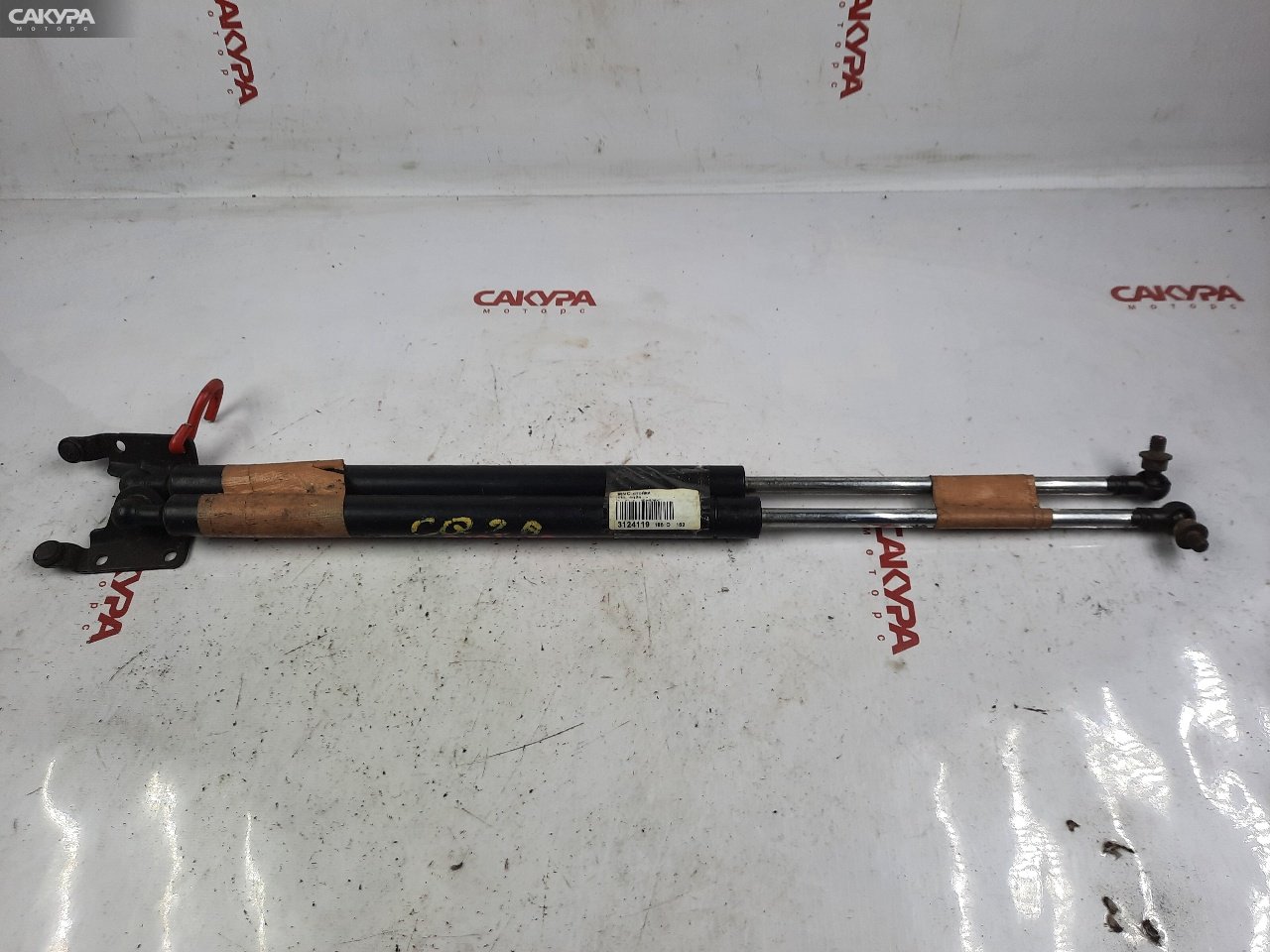 Амортизатор багажника Mitsubishi Dingo CQ2A 4G15: купить в Сакура Красноярск.