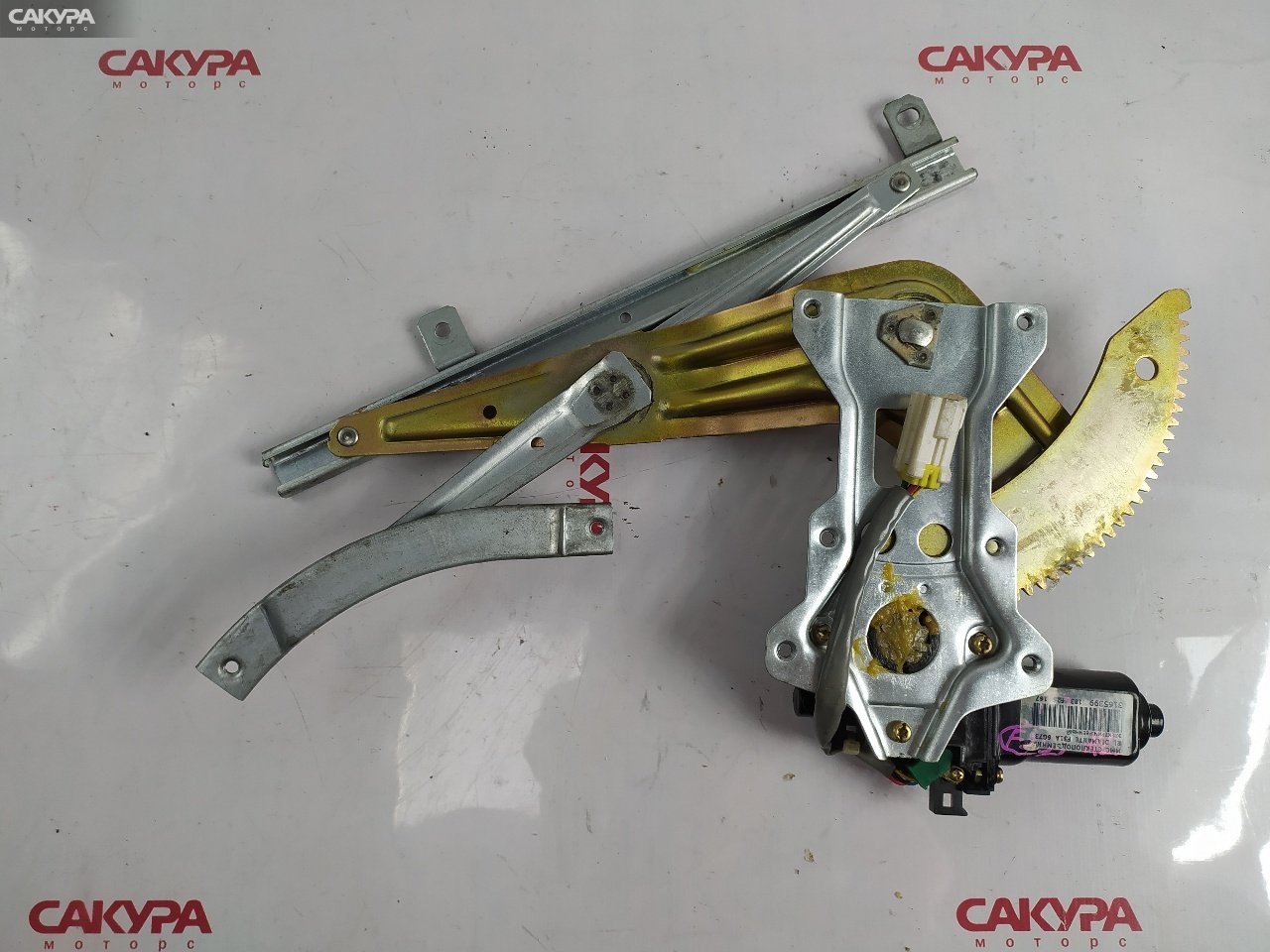 Стеклоподъемник задний левый Mitsubishi Diamante F31A 6G73: купить в Сакура Красноярск.