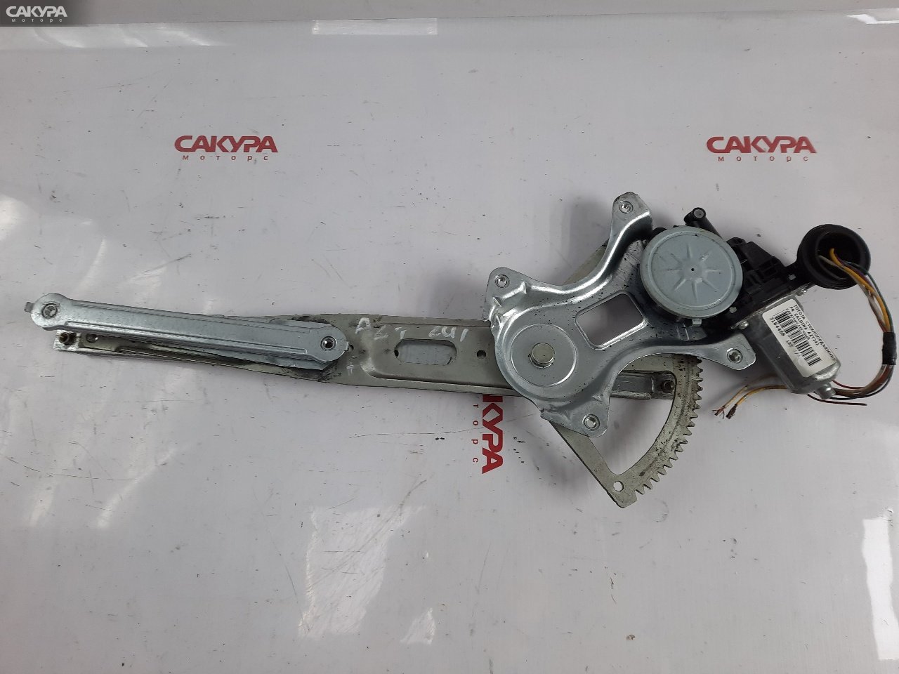 Стеклоподъемник передний правый Toyota Caldina AZT241W 1AZ-FSE: купить в Сакура Красноярск.