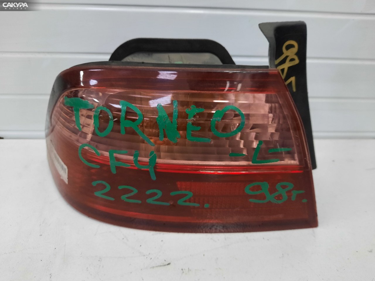 Фонарь стоп-сигнала левый Honda Torneo CF4 R2222: купить в Сакура Красноярск.