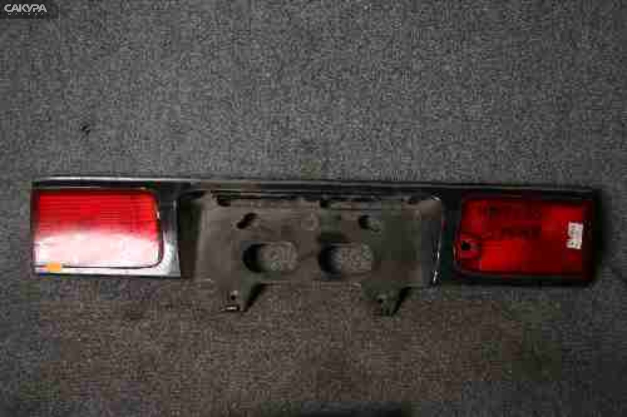 Фонарь вставка багажника Nissan Sunny B13 4667: купить в Сакура Красноярск.