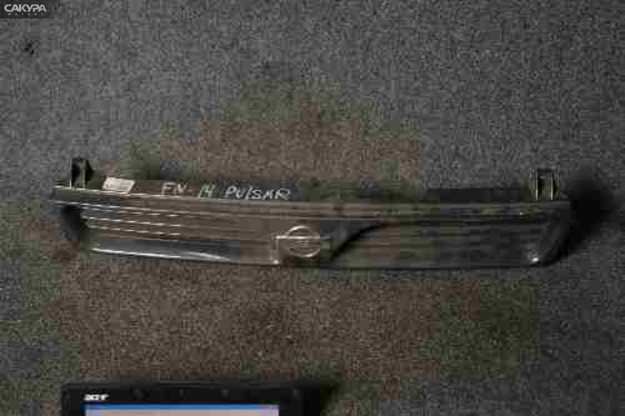 Решетка радиатора Nissan Pulsar FN14 GA15DS: купить в Сакура Красноярск.