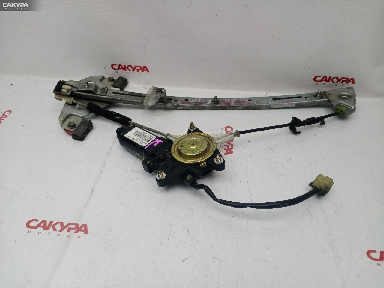 Стеклоподъемник передний левый Toyota Camry SV30 4S-FE: купить в Сакура Красноярск.