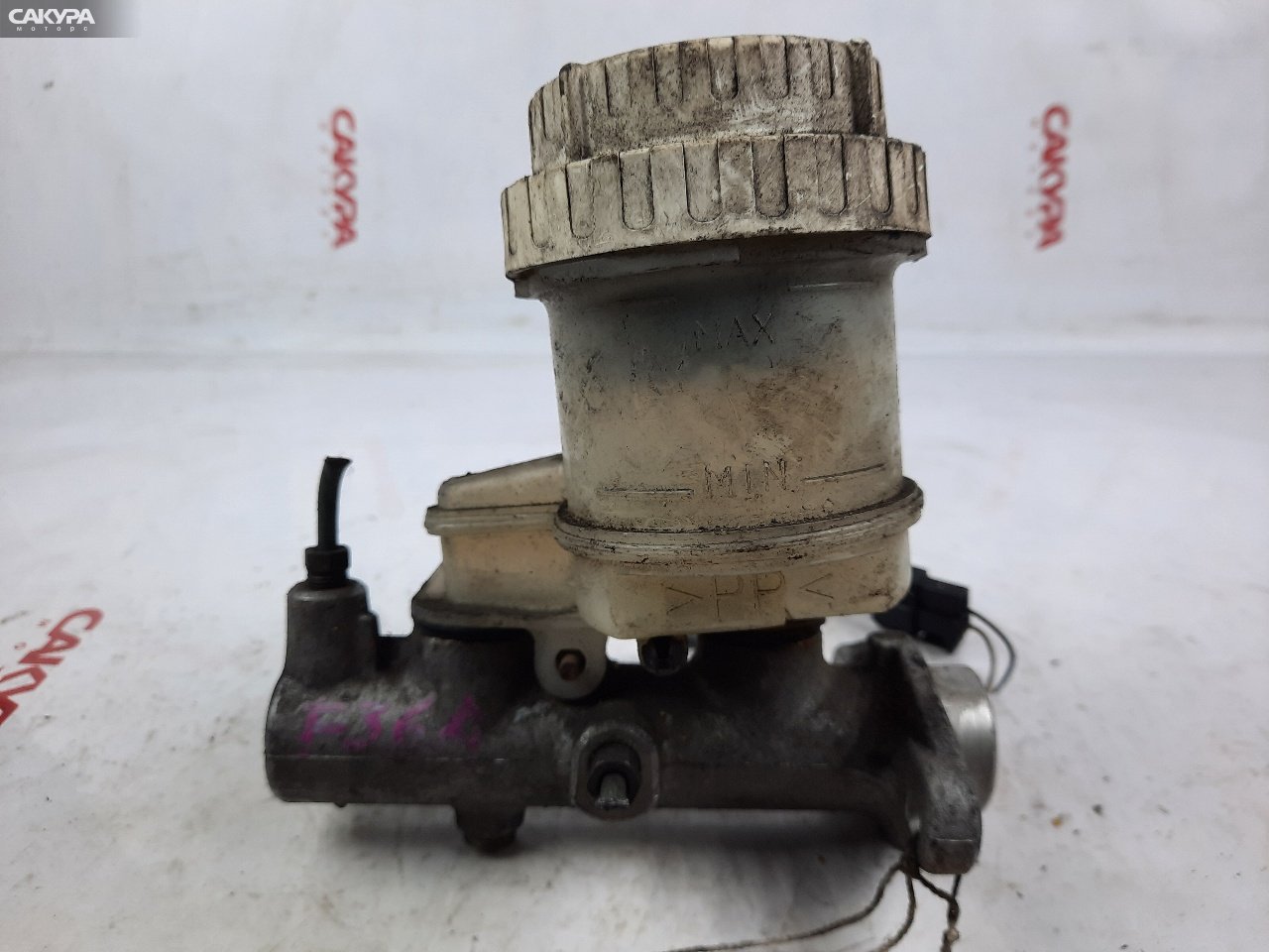 Главный тормозной цилиндр Mitsubishi Diamante F36A 6G72: купить в Сакура Красноярск.