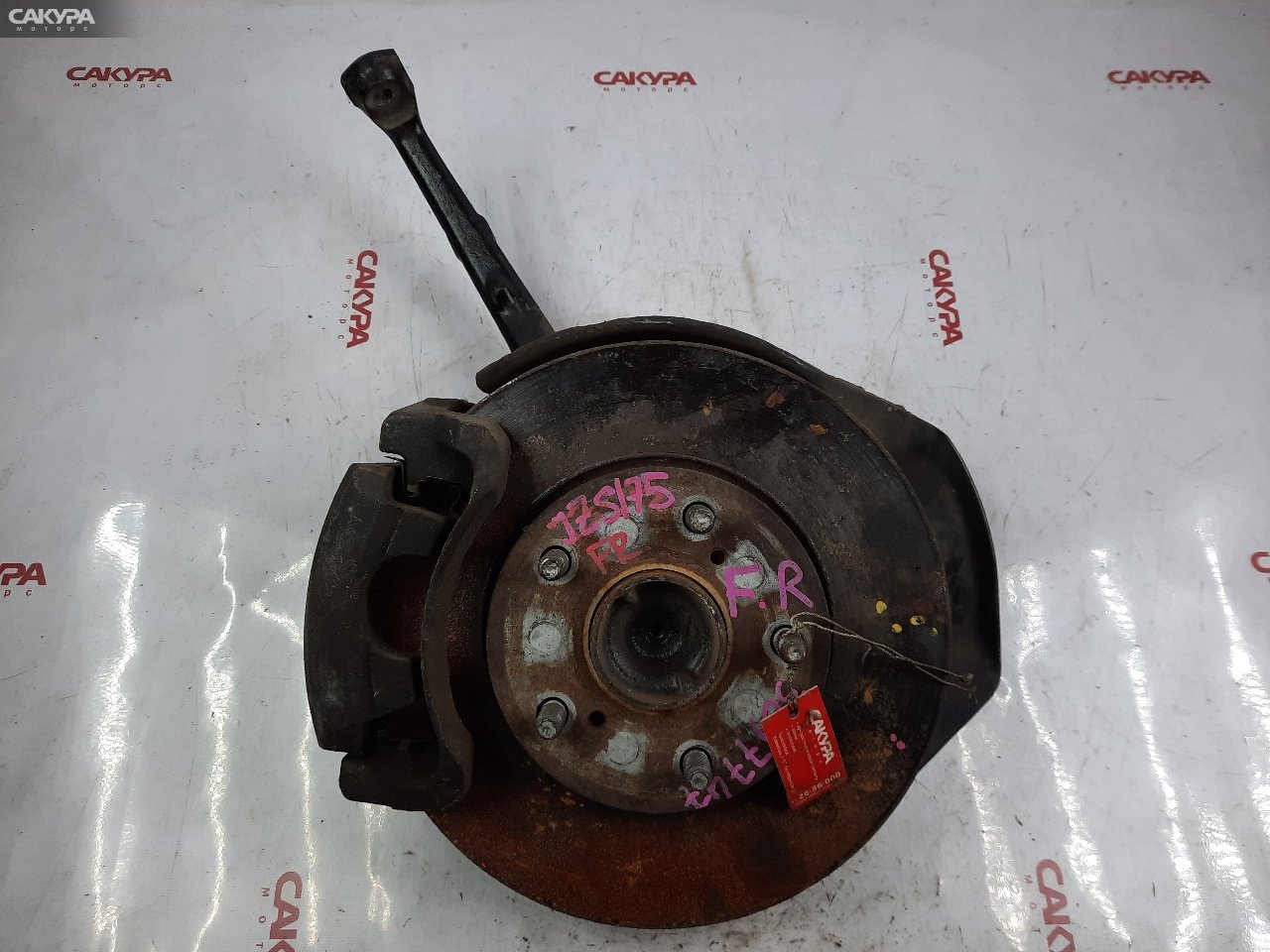 Ступица передняя правая Toyota Crown JZS175 2JZ-FSE: купить в Сакура Красноярск.