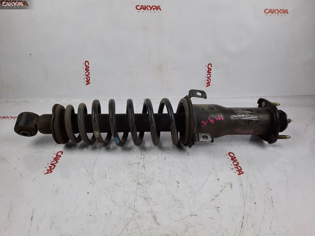 Стойка подвески задняя Toyota Crown JZS171 1JZ-FSE: купить в Сакура Красноярск.
