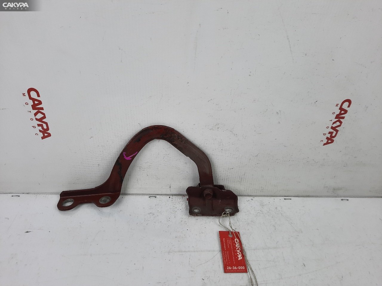 Кронштейн капота левый Toyota Hilux Surf LN130G: купить в Сакура Красноярск.