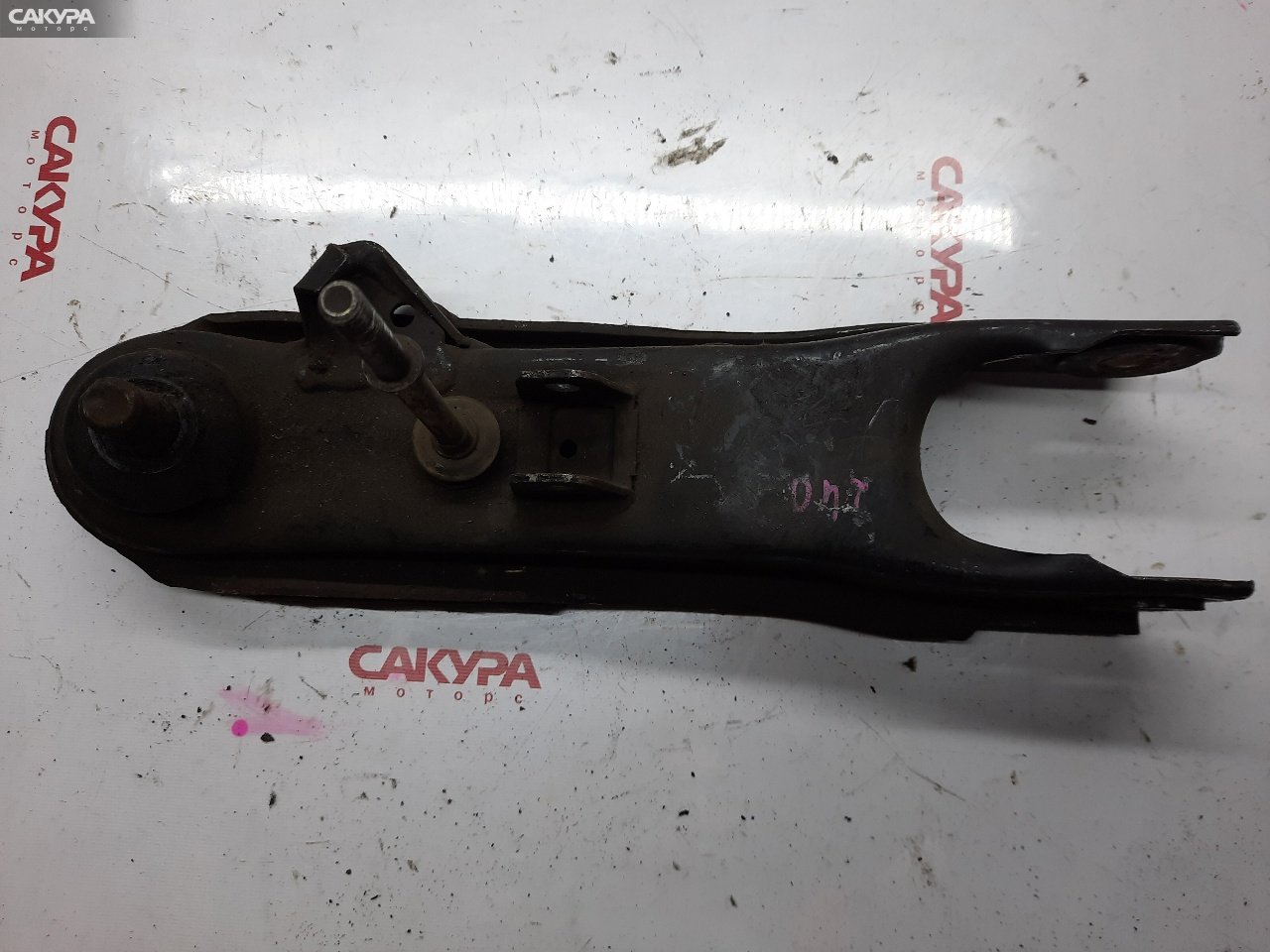 Рычаг подвески нижний передний левый Nissan Caravan CWGE24 QD32: купить в Сакура Красноярск.