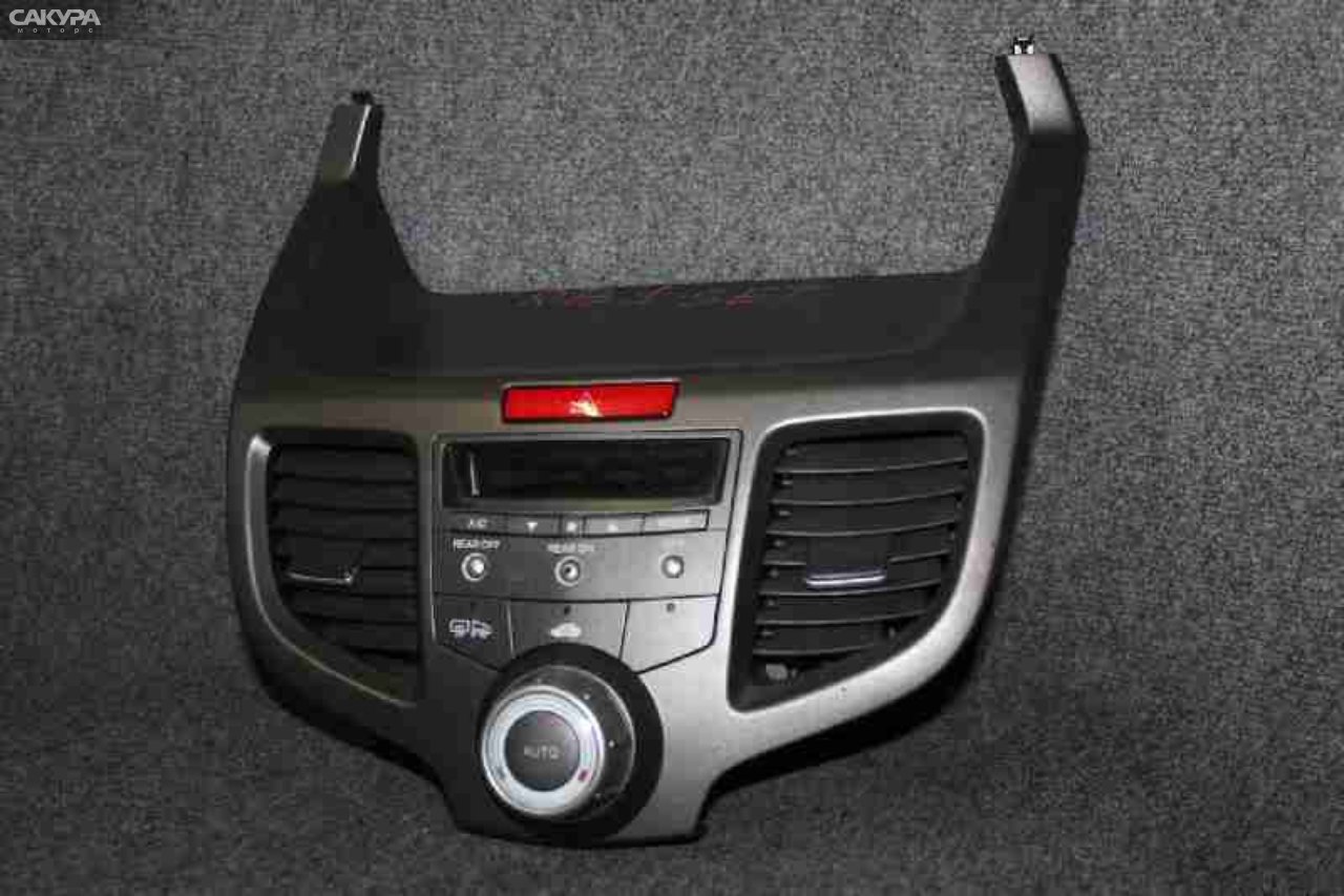 Блок управления климат-контролем Honda Odyssey RB1 K24A: купить в Сакура Красноярск.