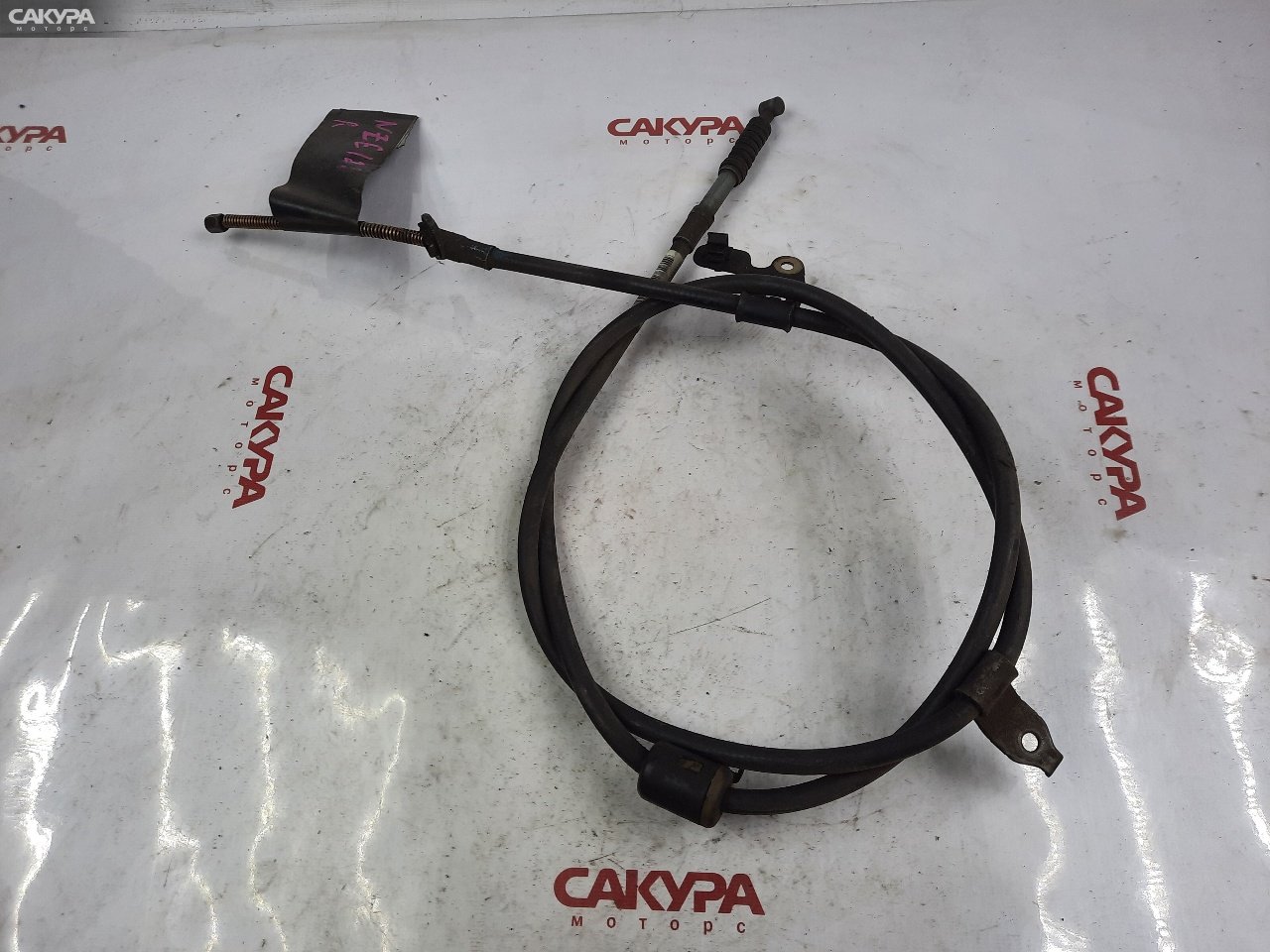 Трос ручника правый Toyota Corolla NZE121 1NZ-FE: купить в Сакура Красноярск.