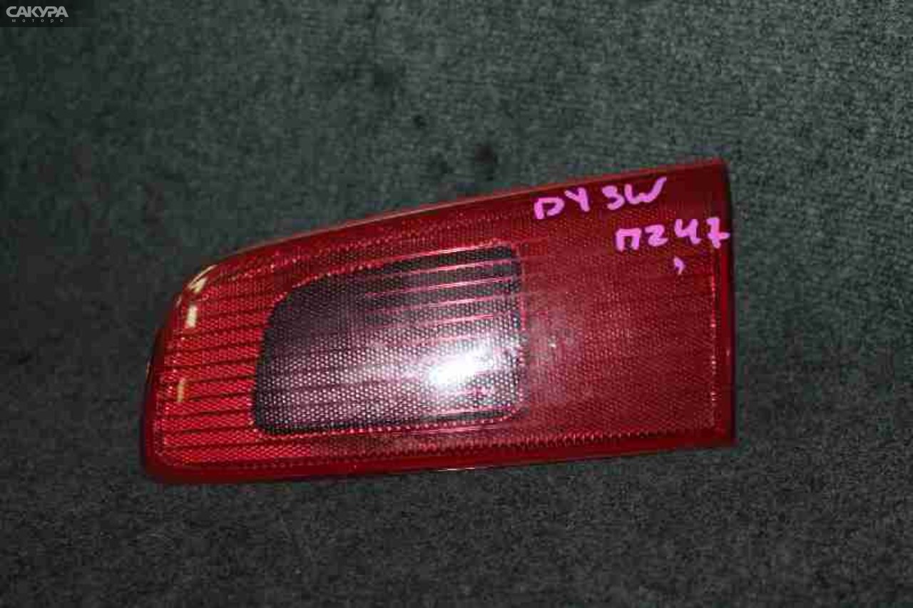 Фонарь вставка багажника правый Mazda Demio DY3W P2182: купить в Сакура Красноярск.