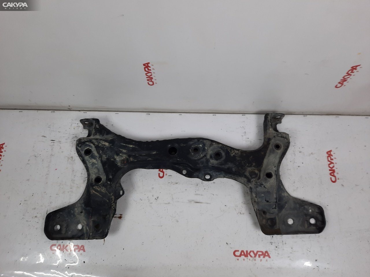 Балка поперечная передняя Toyota Corolla AE100 5A-FE: купить в Сакура Красноярск.
