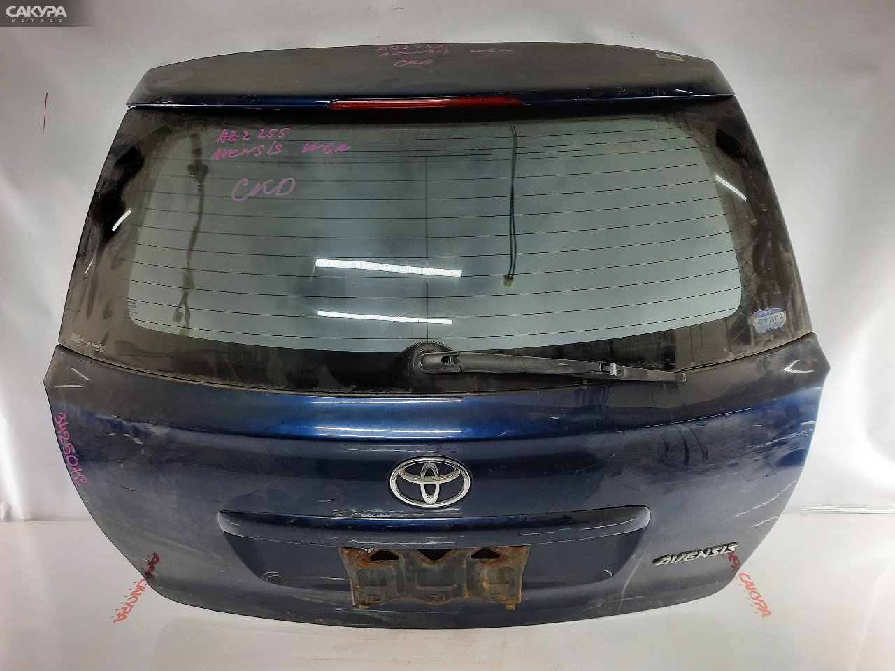 Дверь багажника Toyota Avensis AZT255 1AZ-FSE: купить в Сакура Красноярск.