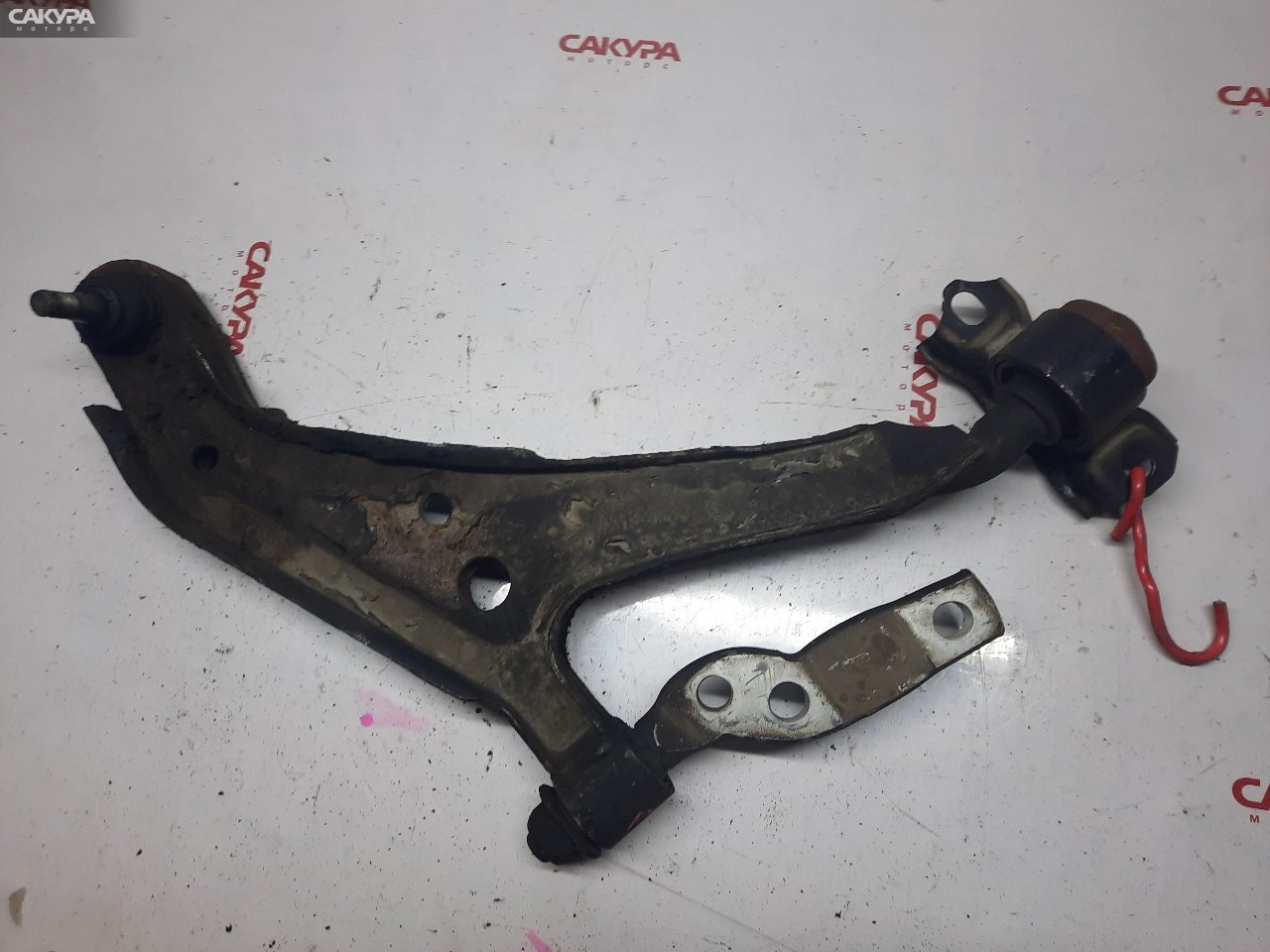 Рычаг подвески нижний передний правый Nissan Primera P11 SR18DE: купить в Сакура Красноярск.