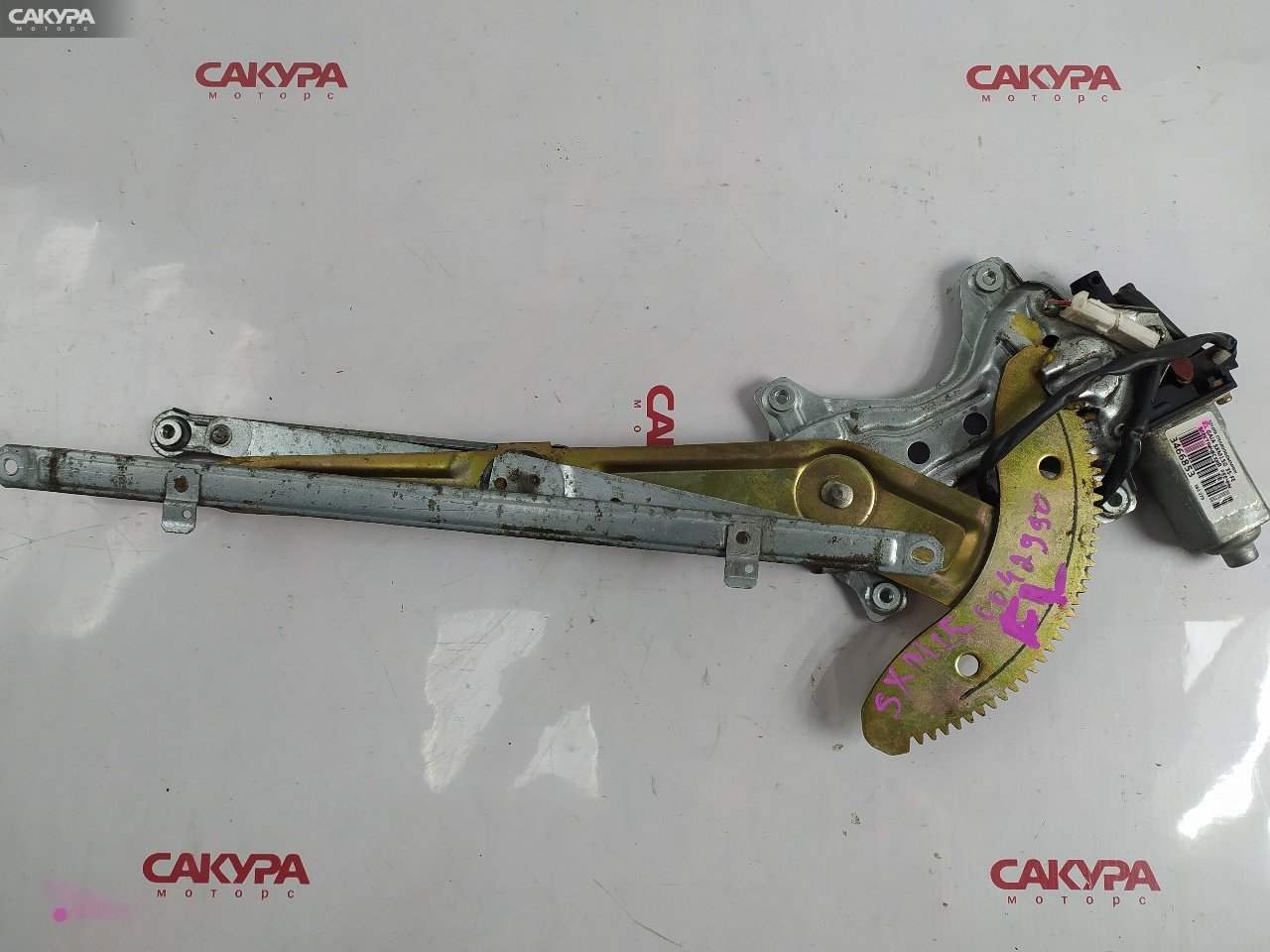 Стеклоподъемник передний левый Toyota Gaia SXM15G 3S-FE: купить в Сакура Красноярск.