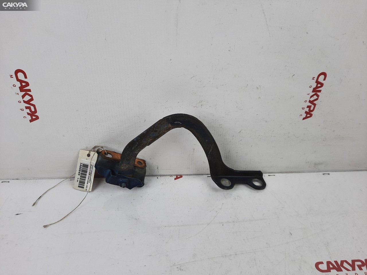 Кронштейн капота правый Toyota Hilux Surf KZN130W 1KZ-TE: купить в Сакура Красноярск.