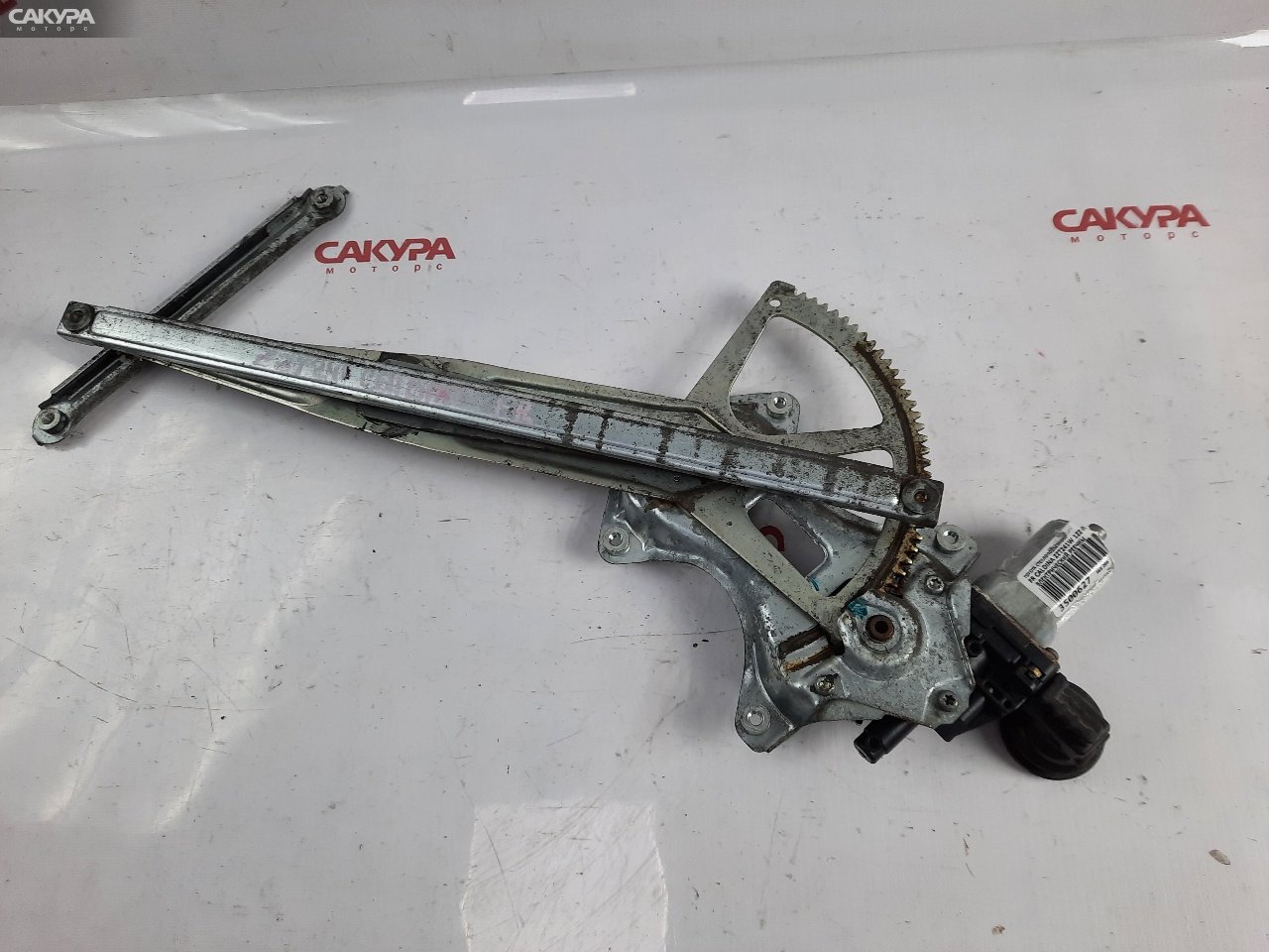 Стеклоподъемник передний правый Toyota Caldina ZZT241W 1ZZ-FE: купить в Сакура Красноярск.