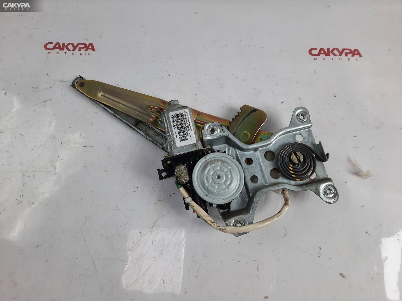 Стеклоподъемник задний левый Toyota Caldina AT211G 7A-FE: купить в Сакура Красноярск.