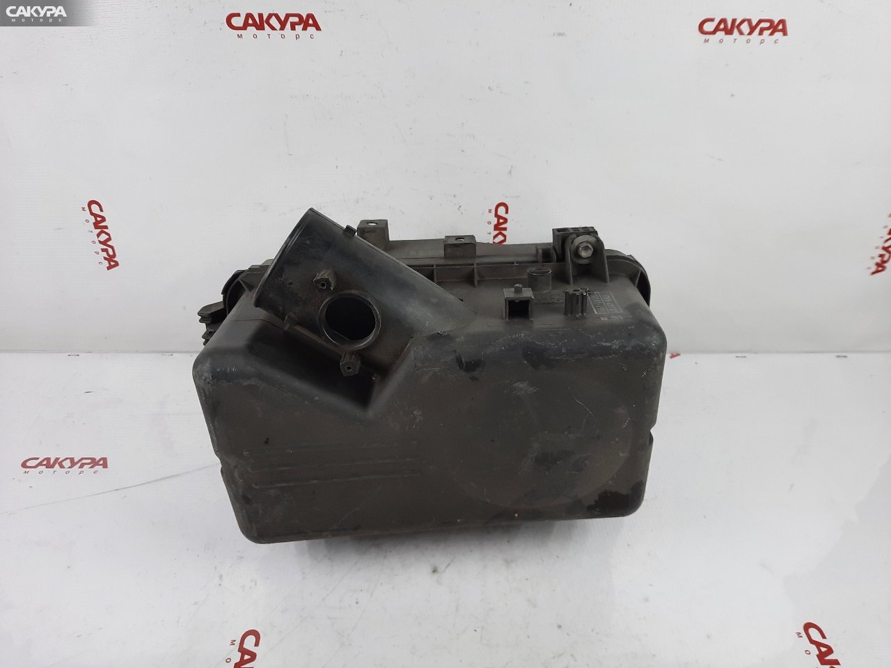 Корпус воздушного фильтра Toyota Camry ACV30 2AZ-FE: купить в Сакура Красноярск.