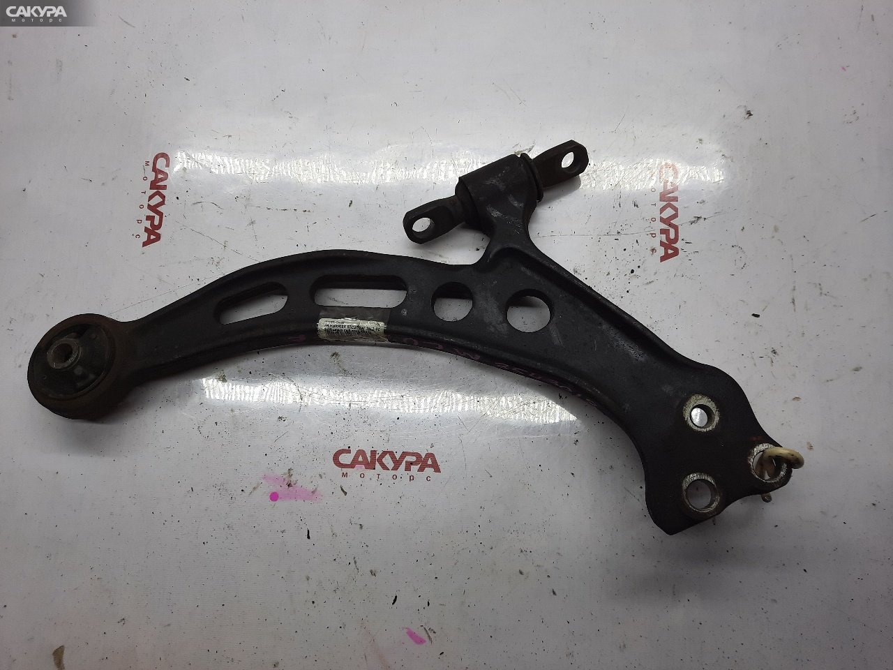 Рычаг подвески передний правый Toyota Harrier MCU10W 1MZ-FE: купить в Сакура Красноярск.
