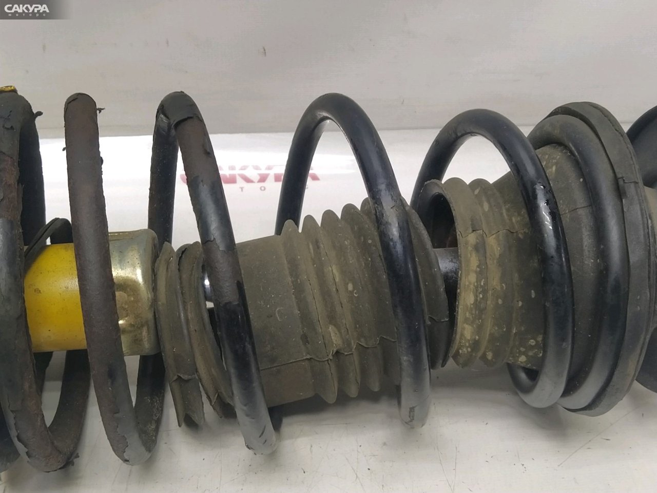 Стойка подвески передняя Toyota Platz SCP11 1SZ-FE: купить в Сакура Красноярск.