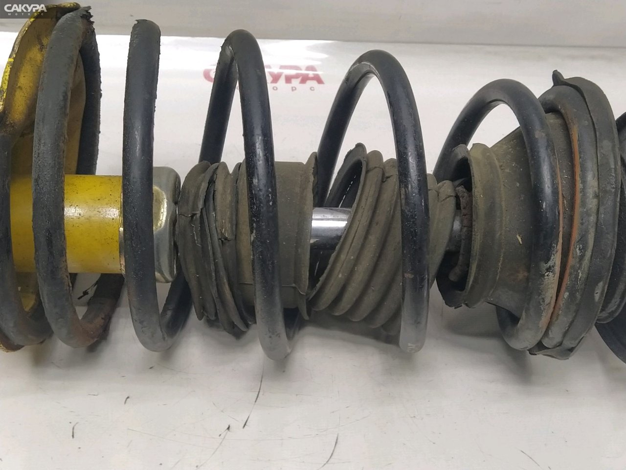 Стойка подвески передняя Toyota Platz SCP11 1SZ-FE: купить в Сакура Красноярск.