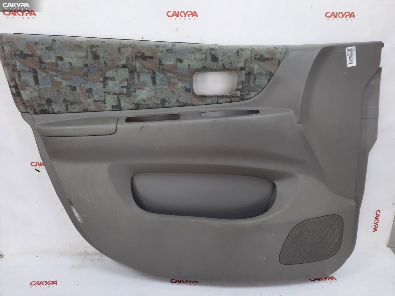 Обшивка двери передняя левая Nissan Liberty PM12 SR20DE: купить в Сакура Красноярск.
