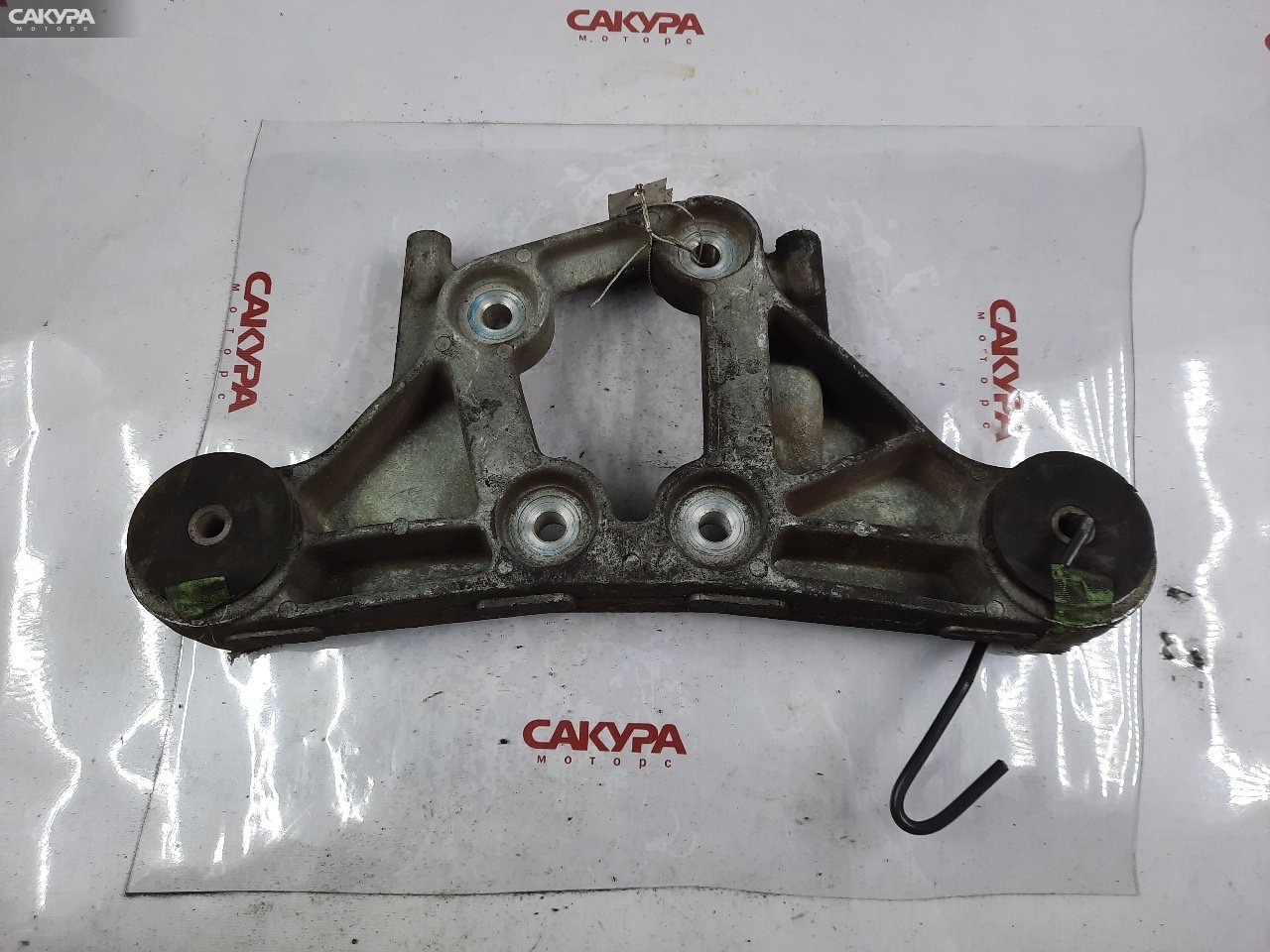Подушка редуктора задняя Toyota Ipsum ACM26W 2AZ-FE: купить в Сакура Красноярск.
